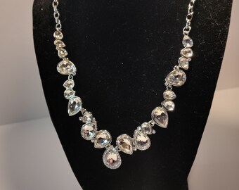 Rhinestone necklace with earrings do match, statement necklace teardrop bright shiny