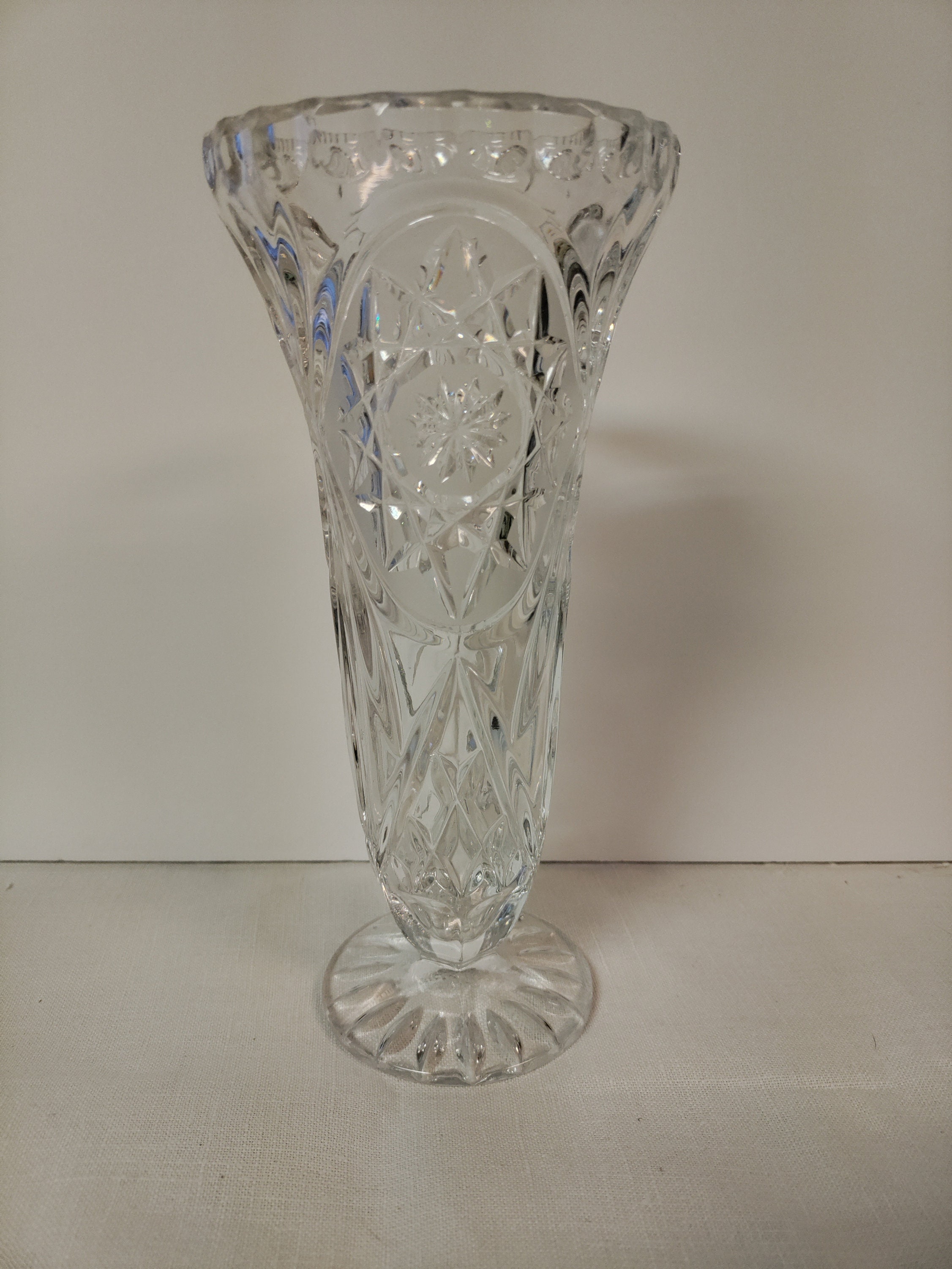 Brilliant Cut Lead Crystal Vase 8.5", 8 Point Star With Pin Wheels