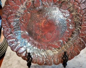 Reed & Barton Repousse Silver Plate Strawberry Serving Platter Tray 13.5"