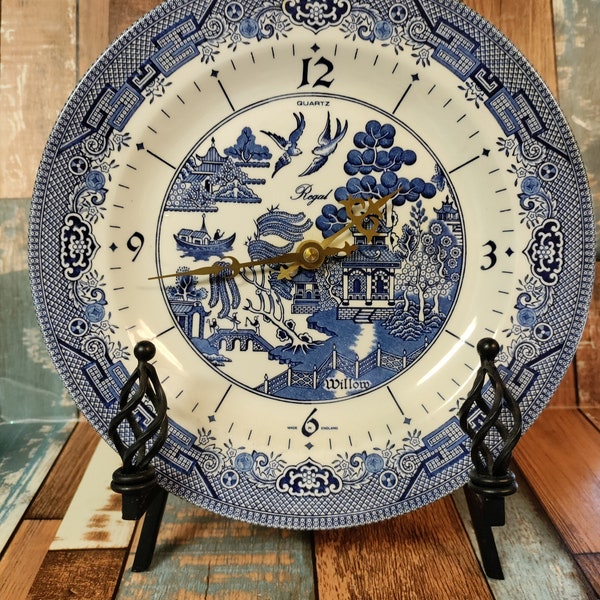 Churchill England Blue Willow Plate Clock Quartz Royal  10.5" Dinner Sized Plate Works!