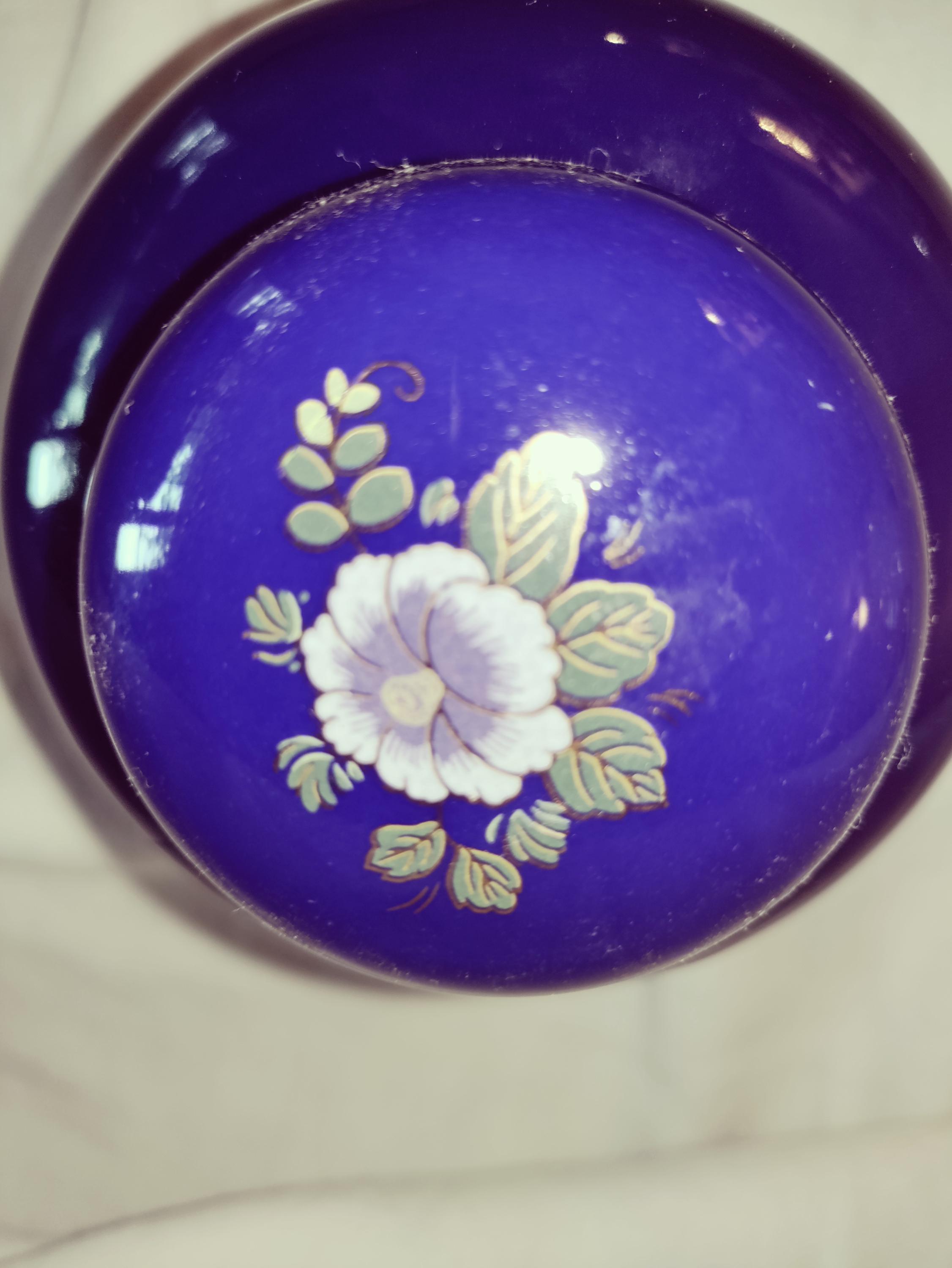 Vintage Lidded Japanese Cobalt Blue Ginger Jar With a Gold Leaf