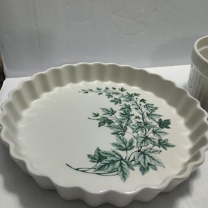 Vintage Quiche/Tart / Fluted Pie Dish - Ivy Leaves Pattern - Vintage Quiche Dish - Vintage Ceramic Tart Pan plus casserole dish