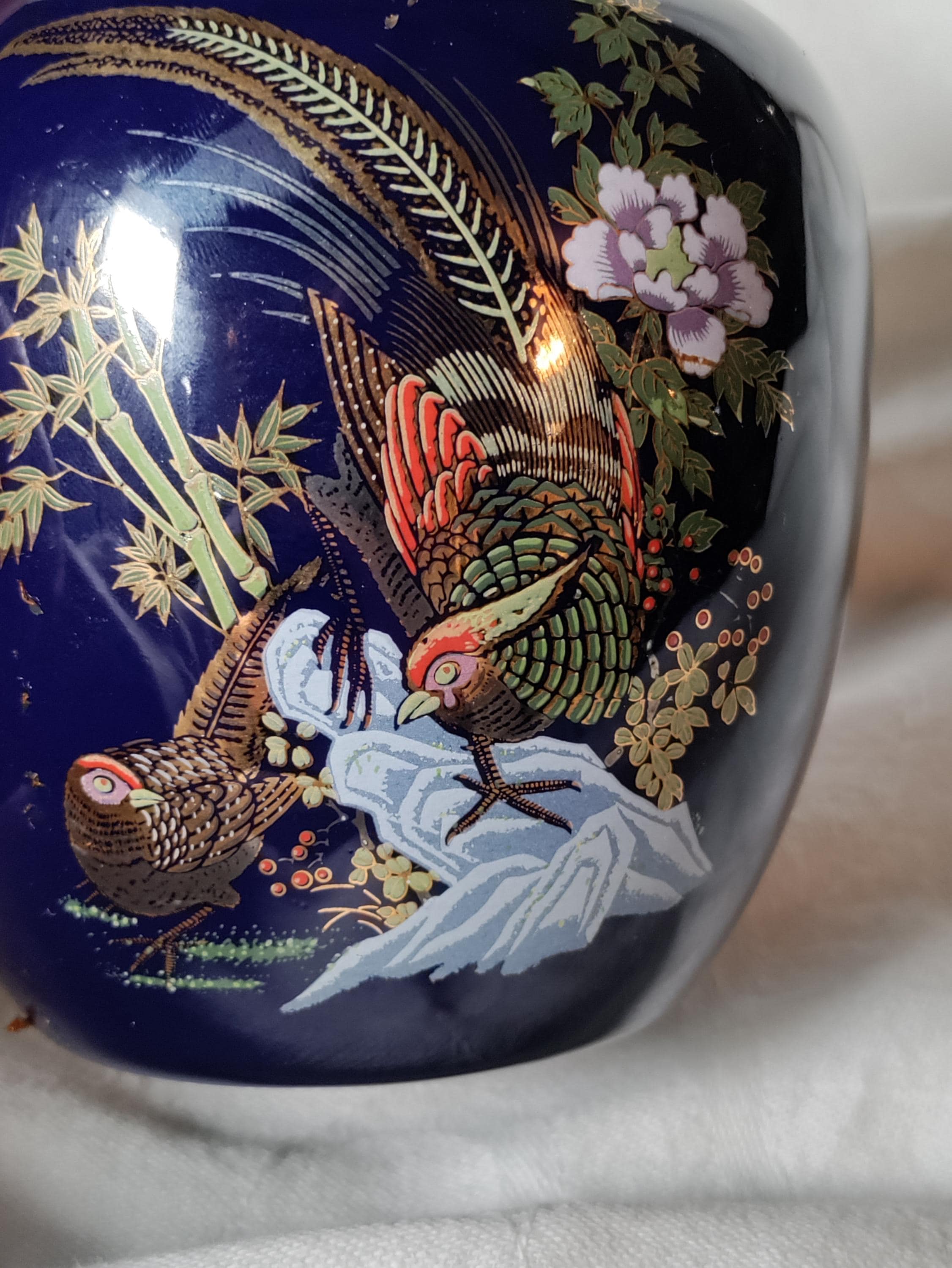 シャビーペイント　オーダー家具　used Vintage Lidded Japanese Cobalt Blue Ginger Jar With a Gold Leaf