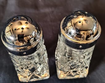 Vintage Anchor Hocking Prescut Clear Salt and Pepper Shaker Set Chrome Top Heavy