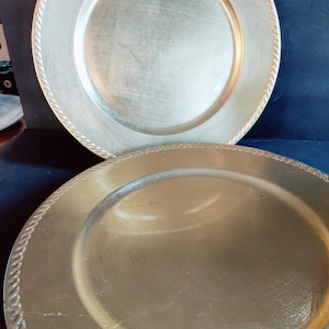 Juego de 8 platos base de plástico grueso con borde de cuerda, plegables, de 13 pulgadas, color dorado