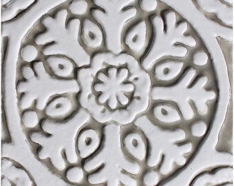 Hand-Painted Ceramic Tile: Beige Floral Wall Decor (10cm)