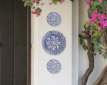 3 Ceramic Circle Tile In Floral Design For Garden Decor, Outdoor Wall Art, Ceramic Tiles For Garden Wall Hanging, Suzani #4 26cm Blue&White