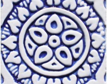 Handgjorda keramiska plattor: Blå & vit mandala, spansk dekor (10 cm)