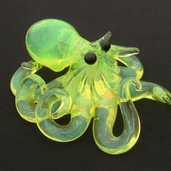 Petit pendentif pieuvre en verre, limon radioactif