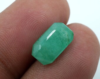 Green Brazilian Emerald Gemstone: 2.90ct Faceted Cushion Cut