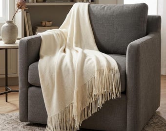 Knitted Sofa Throw Blankets – Cream Solid Color Soft Cozy Blanket for Bed, Couch, Living Room, for Family & Housewarming