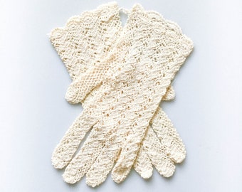 1920s CROCHET MESH Ladies Gloves in Ivory