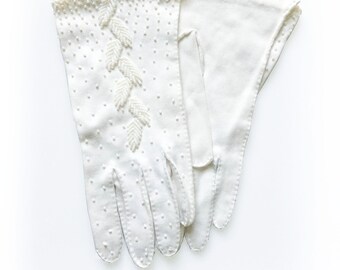 1950s BRIDAL BEADED GLOVES - Ivory Wedding Gloves - Vintage Ladies Gloves - Size Small