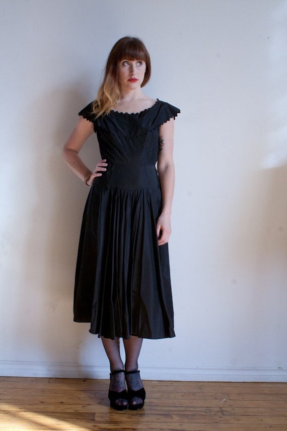 BLACK TAFFETA GOWN 1950s Party Dress - Small - image 1