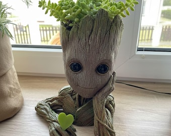 Vetplantenbak Baby Groot | 3D-afdrukbare Guardians of the Galaxy Decor (STL-bestand)