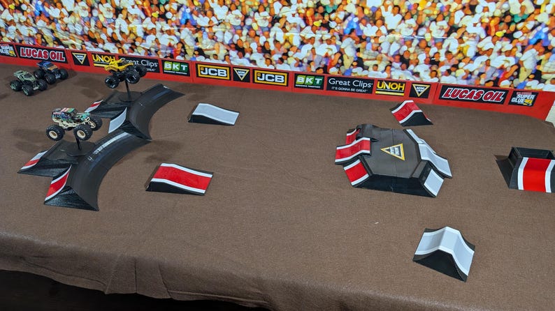 3D-utskrivet monstertruckrampset: 1/64 skala gjuten arena bild 3