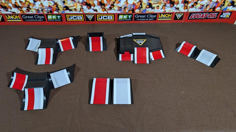 3D-utskrivet monstertruckrampset: 1/64 skala gjuten arena bild 4