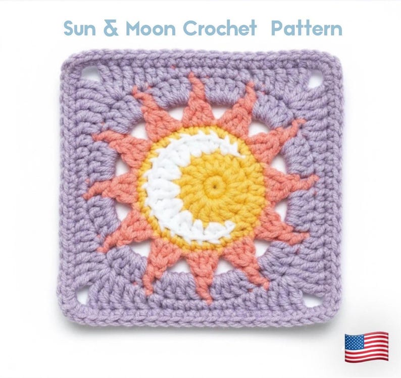 Pode incluir: Um quadrado de croch&ecirc; com um desenho de sol e lua. O sol &eacute; amarelo e p&ecirc;ssego, com uma lua crescente branca. O quadrado &eacute; lavanda com um ponto texturizado. O texto na parte superior diz "Sun & Moon Crochet Pattern".