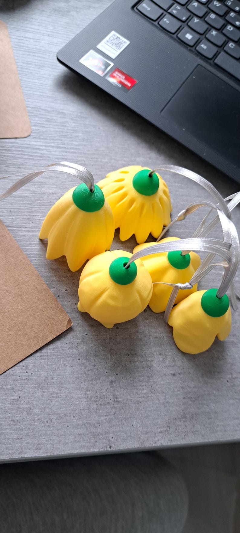 3D-printed spring flowers for hanging, made from PLA filament image 10