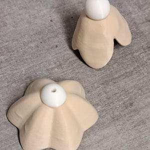 3D-printed spring flowers for hanging, made from PLA filament image 8
