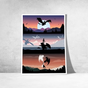 Puede incluir: Una impresión artística enmarcada con tres paneles que representan siluetas de dragones y figuras contra un fondo de puesta de sol. El panel superior muestra un dragón y un jinete en vuelo, el panel central una figura sobre un dragón y el panel inferior dos dragones.