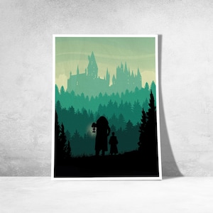 Peut inclure: Une affiche encadrée représentant une silhouette de château sur fond de ciel vert et bleu, avec une forêt et deux personnages au premier plan. L'œuvre utilise une palette de vert, de bleu et de noir, créant une scène mystérieuse et enchanteresse.
