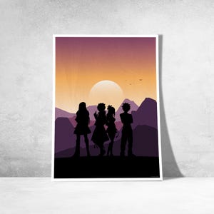 Peut inclure: Une affiche encadrée représentant quatre silhouettes de personnages devant un coucher de soleil. Le fond présente un dégradé de couleurs orange et violet, avec des montagnes et un grand soleil. Les personnages sont noirs, créant un contraste saisissant.