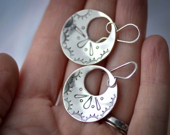 Handstamped round silver earrings, simple boheminan dangles, sterling silver drop earrings for everyday wear, "Sol" earrings, handmade gift