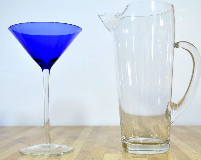 Martini Pitcher With Pinched Spout for Cocktails 32 Ounce Clear Glass