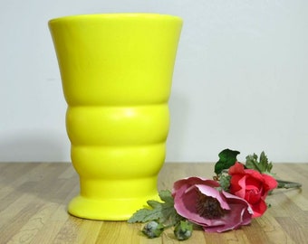 Mid Century Haeger Bright Sunshine Yellow Ceramic Vase 612