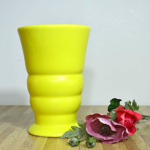 Mid Century Haeger Bright Sunshine Yellow Ceramic Vase 612