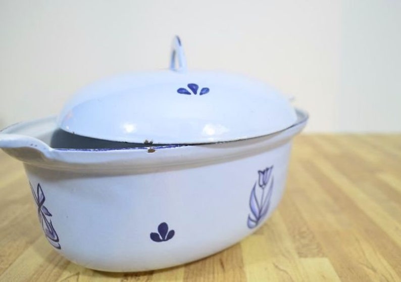 Vintage Cast Iron Enamel Ware Blue Dru Holland 2 12 Quart Covered Casserole Size 24
