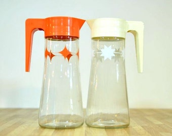 Vintage Anchor Hocking Juice Pitchers Retro Starburst Design One Orange One White