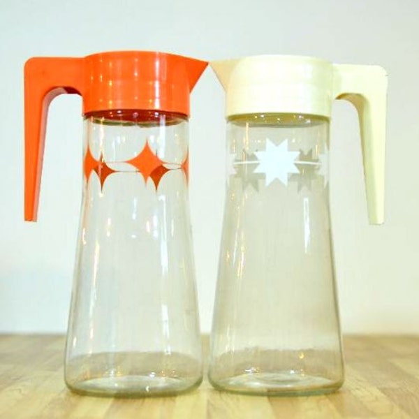 Vintage Anchor Hocking Juice Pitchers Retro Starburst Design One Orange One White