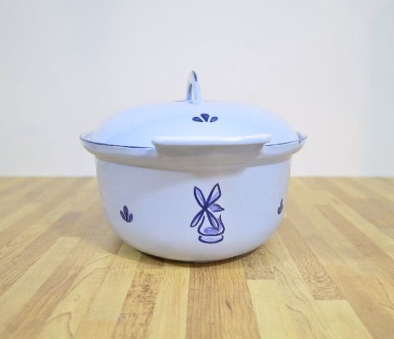 Vintage Cast Iron Enamel Ware Blue Dru Holland 2 12 Quart Covered Casserole Size 24