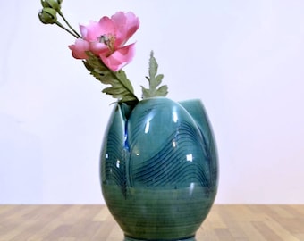 Russel Spillmann Fine Porcelain Ceramic Vase