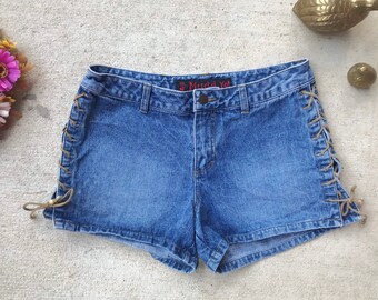 vintage 90s/y2k CUT-OUT SIDES lace up Shorts Medium/9 low rise denim Mudd shorts indie 90s denim vintage jeans summer festival boho hippie