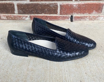 sz 11 vintage 80s Black WOVEN LEATHER lace up OXFORDS flats narrow boho vintage 80s flats preppy brogues indie vintage 80s shoes boho retro