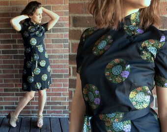 vtg 80s black SHAHEEN medallion print ASIAN DRESS Small metallic boho Cheongsam belted fitted pencil cocktail