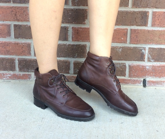 vintage 80s LACE UP brown leather Ankle BOOTS 7.5