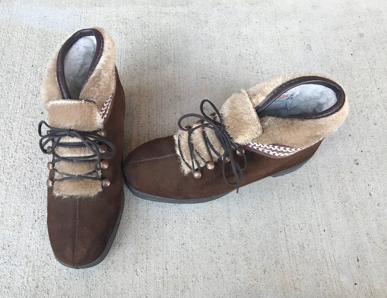 vintage 60s YODELERS faux fur WINTER BOOTS 7 lace up ski boots suede leather cozy ankle boots boho hippie shearling booties 60s shoes folk