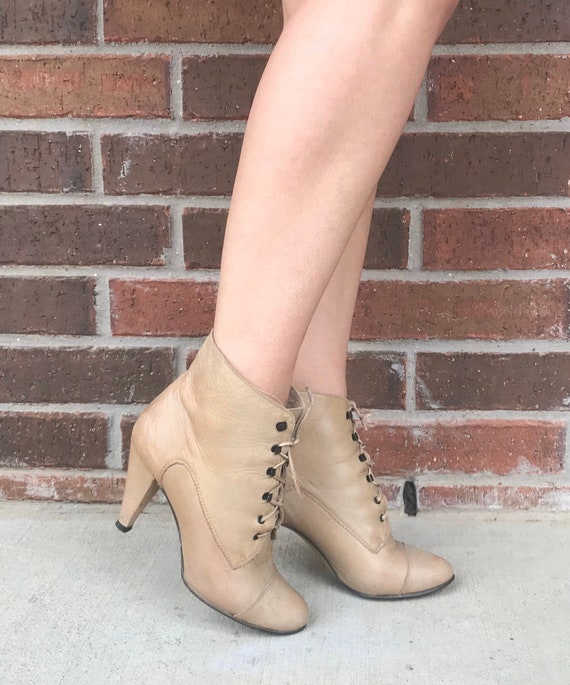 vintage 80s taupe LACE UP leather Ankle BOOTS heel