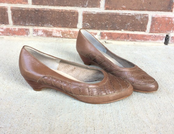 vintage 70s TAUPE LEATHER woven WEDGES 6.5 boho h… - image 6