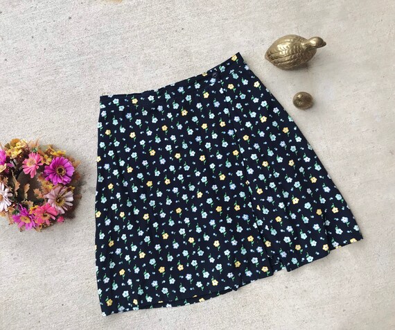 vintage 90s FLOWER POWER Navy Blue SKORT Med/Larg… - image 1