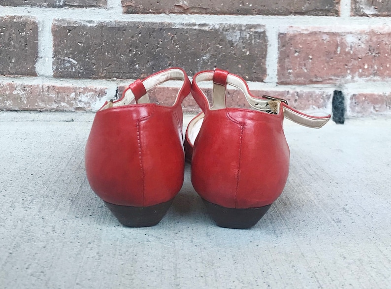 vintage 80s T-Strap CHERRY RED Polka Dot OXFORDS 7 cut out woven Italian leather 80s heels brogues boho vintage shoes pointy flats maryjanes
