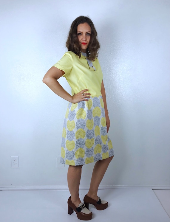 vintage 60s Yellow, Gray ZIG ZAG Polka Dot mod DR… - image 3