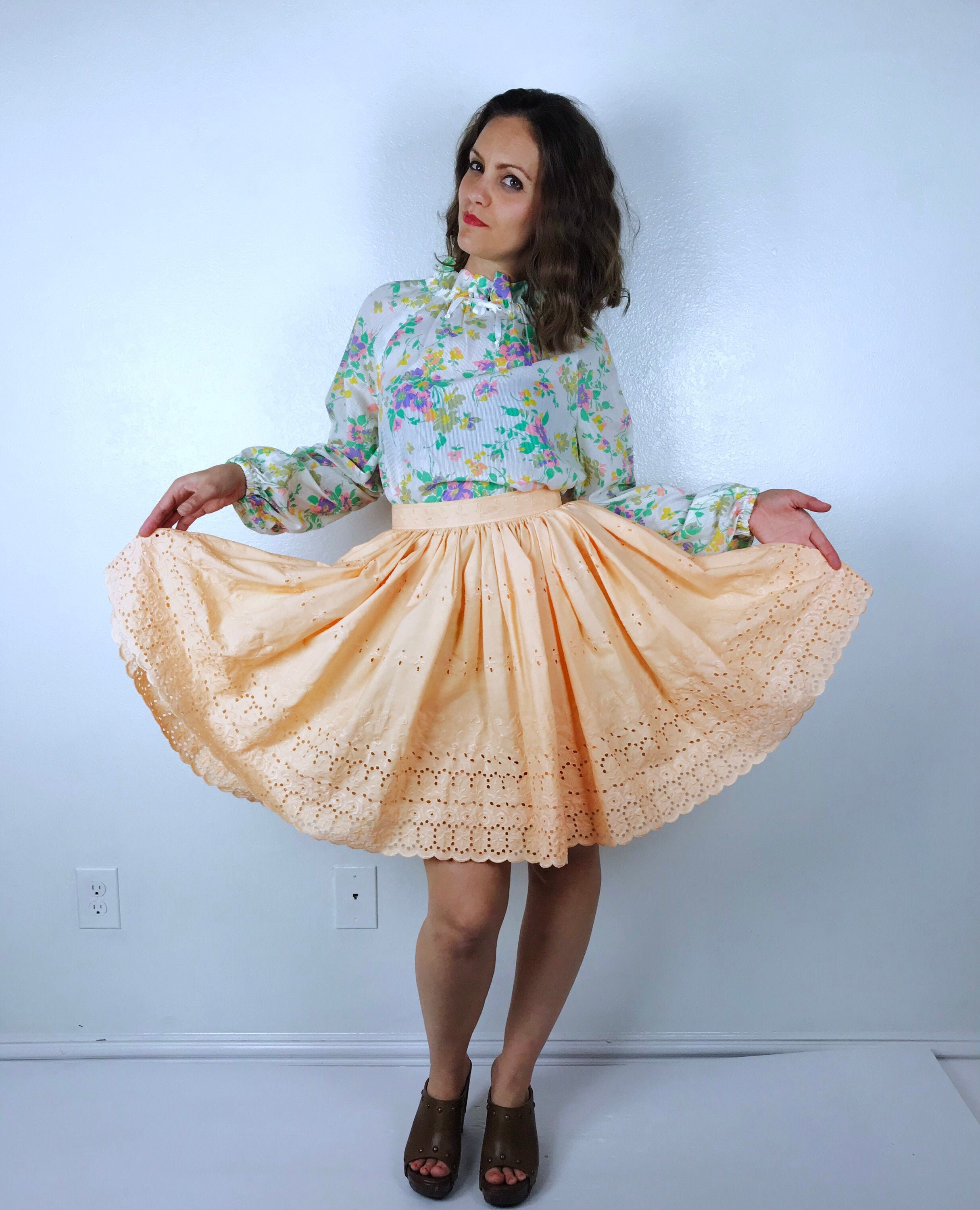Vintage 50s PEACH Eyelet Lace CIRCLE SKIRT Small Full Skirt
