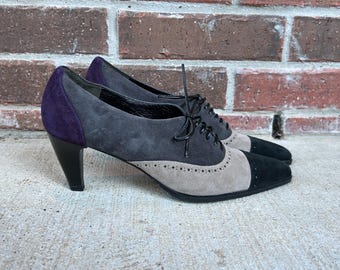 size 9.5 vintage 90s Gray, Purple ITALIAN lace up WINGTIP HEELS two tone pointy toe pumps suede leather witchy vintage 90s shoes 42 Italy