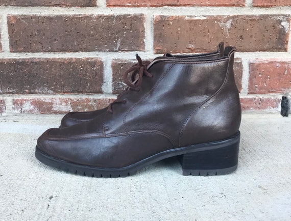 vintage 90s BROWN lace up ANKLE BOOTS 8 chunky gru