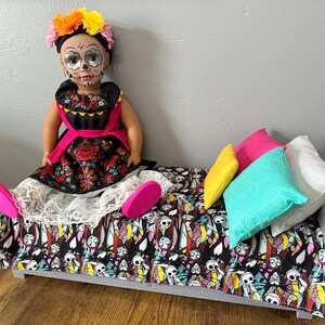 Parure de lit pour poupée L'Étrange Noël de Dieu : couverture et oreillers réversibles image 1